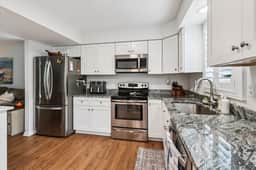 Bay Ridge House- Charming 2-Bedroom Home – Large Backyard, Family-Friendly, Close to Boating & Parks