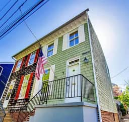 Charming Charles -Walkable Downtown Annapolis Home