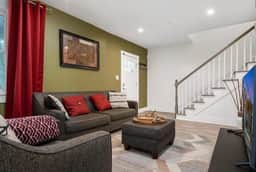 Downtown Annapolis 3 bedroom home with parking!