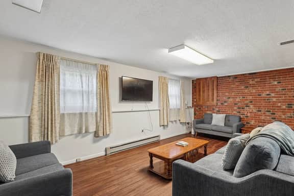 4-Bedroom Arnold Retreat | Spacious Yard & Deck - Image 2