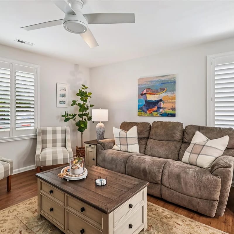 Bay Ridge House- Charming 2-Bedroom Home – Large Backyard, Family-Friendly, Close to Boating & Parks